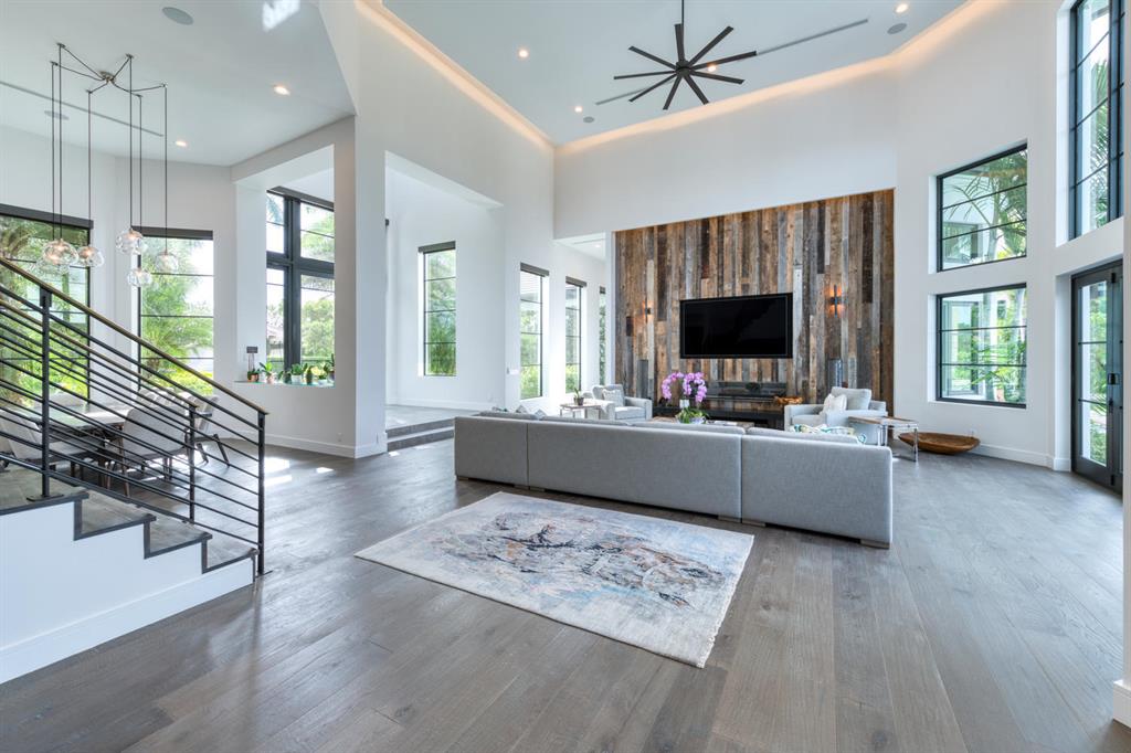 KENSINGTON - Residential