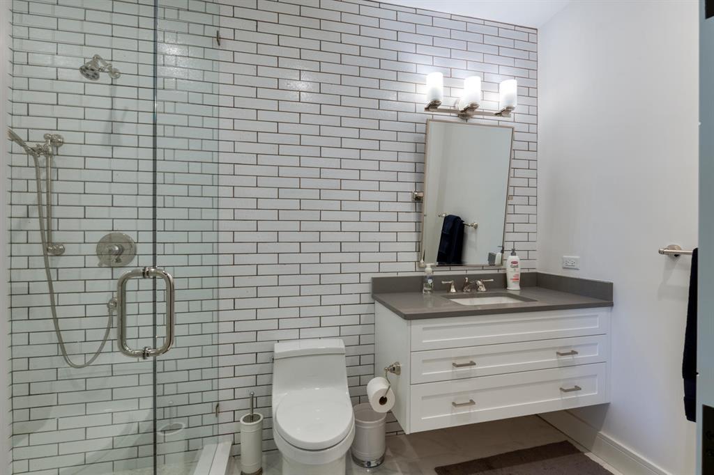 KENSINGTON - Residential