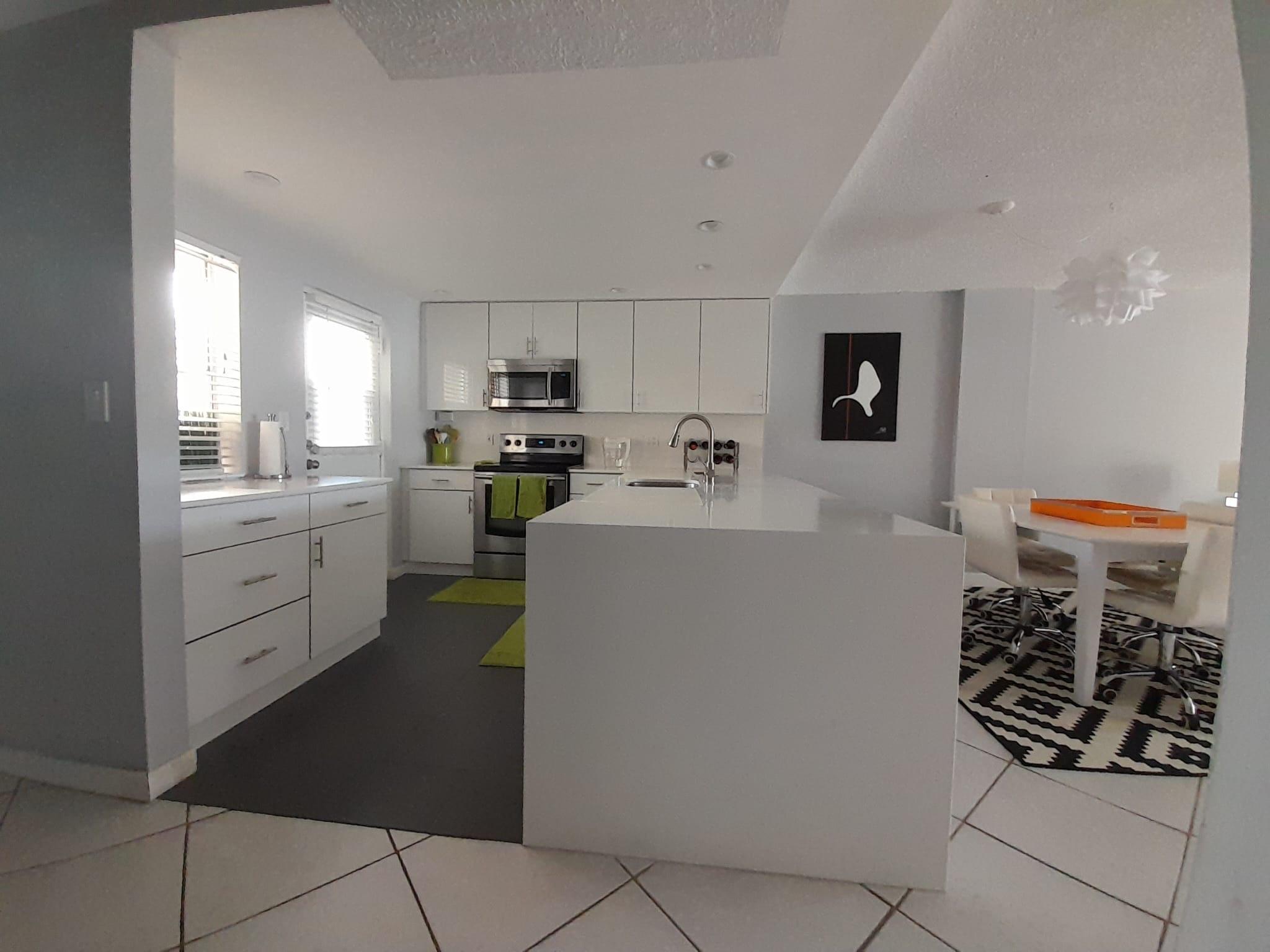 DANIANS SOUTH CONDO - Residential Lease