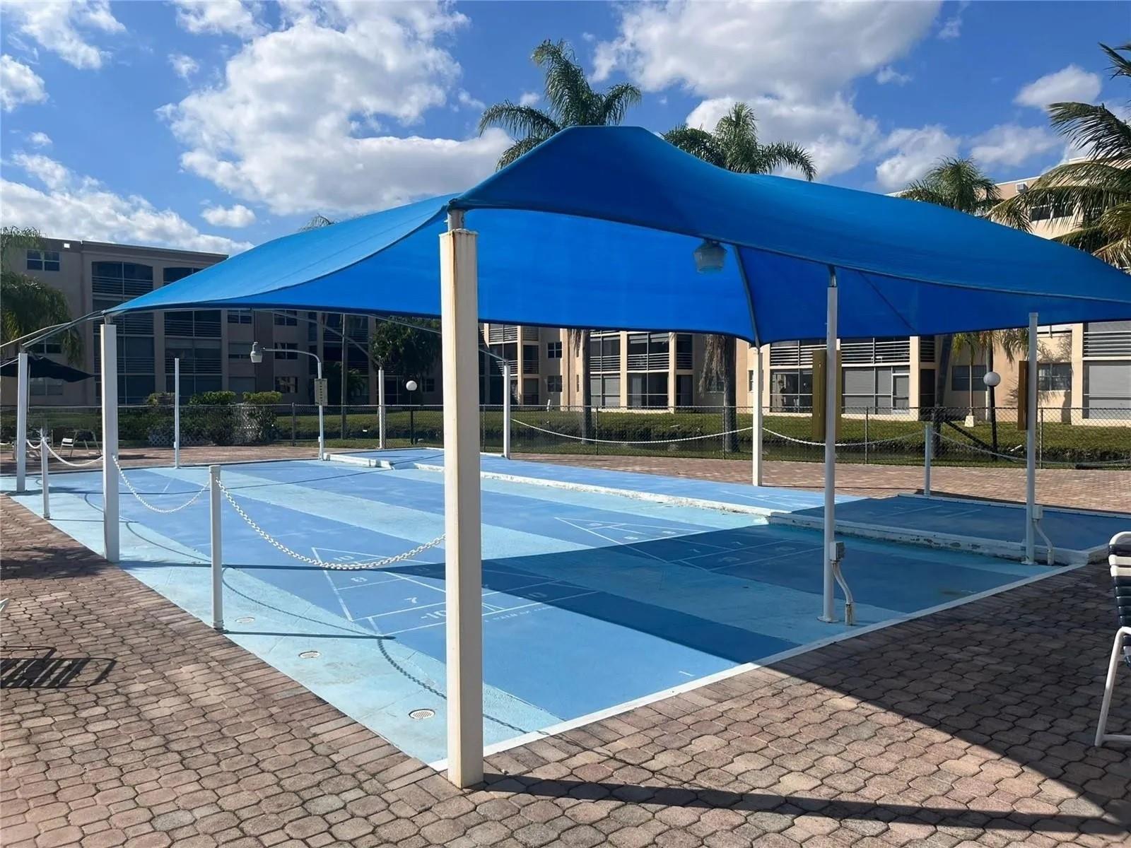 DANIANS SOUTH CONDO - Residential Lease