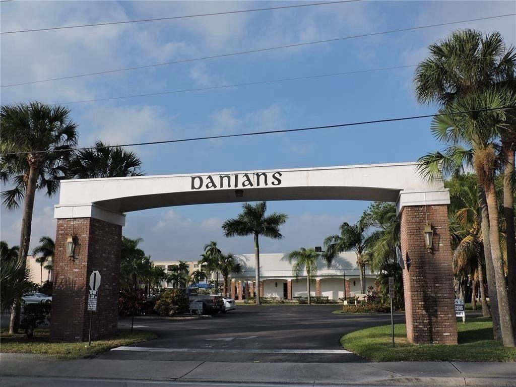 DANIANS SOUTH CONDO - Residential Lease