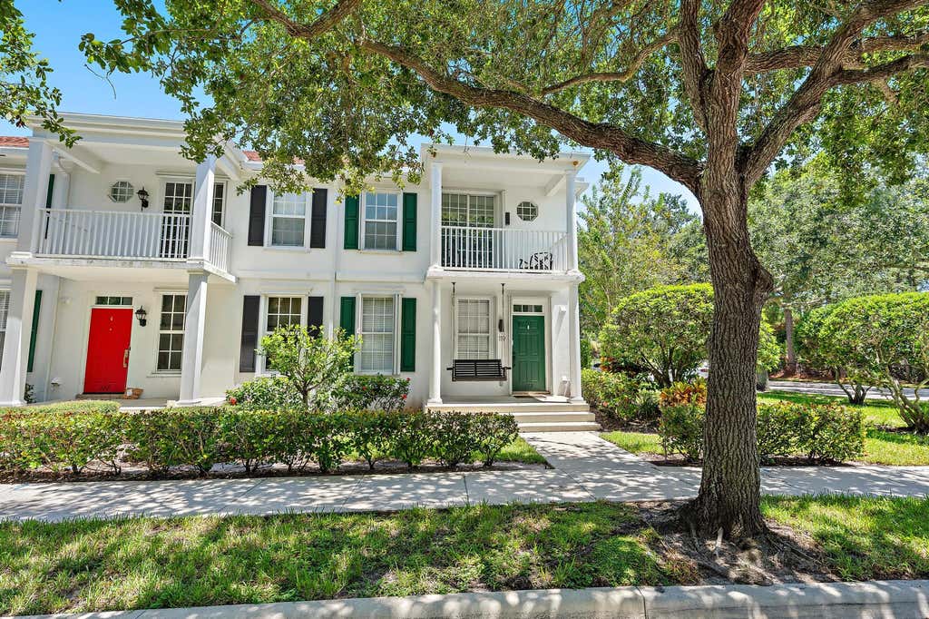 Photo of 119 WATERFORD Drive, Jupiter, FL 33458 (MLS # B26063595)