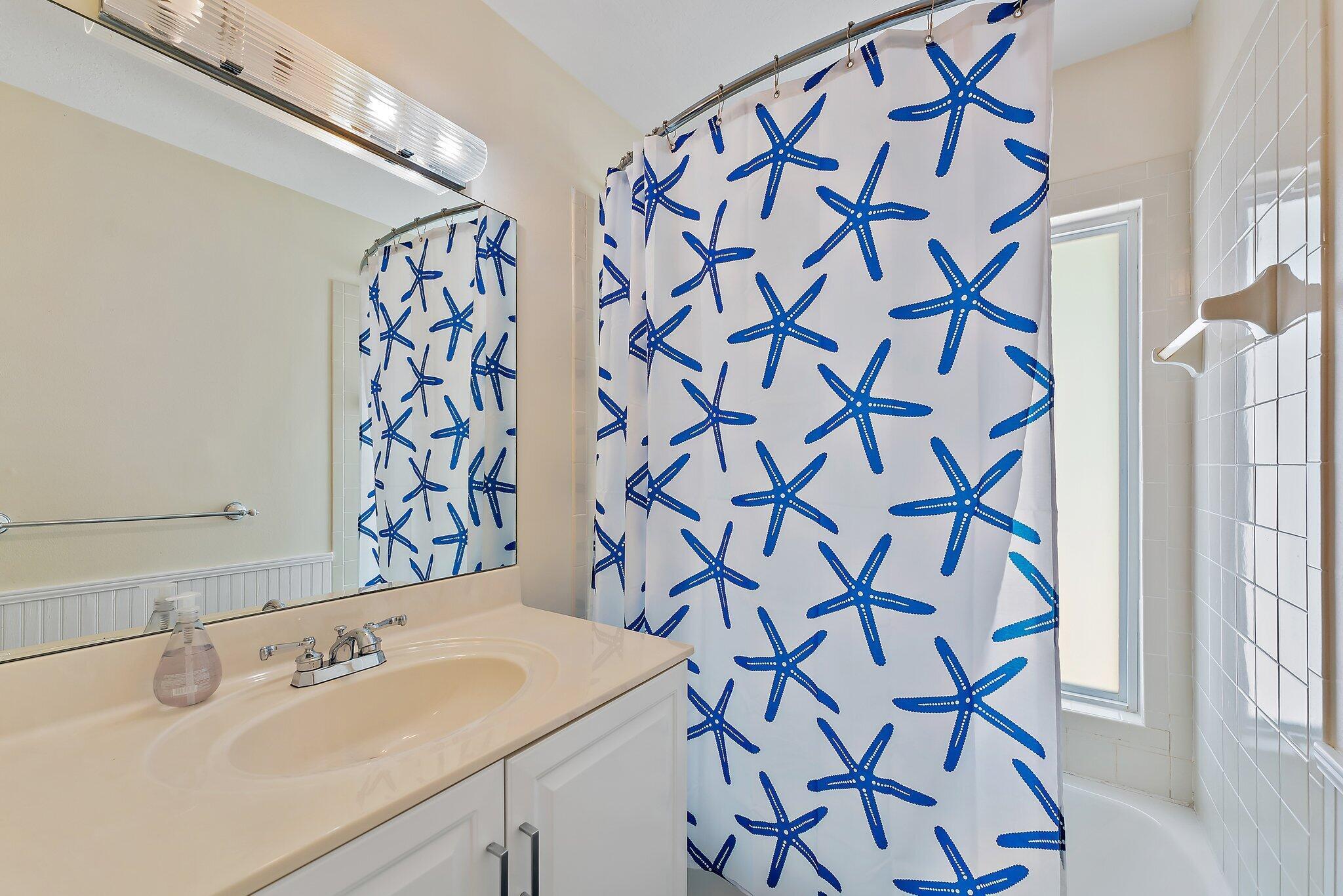 OCEAN WALK PLACE PH II - Residential Lease