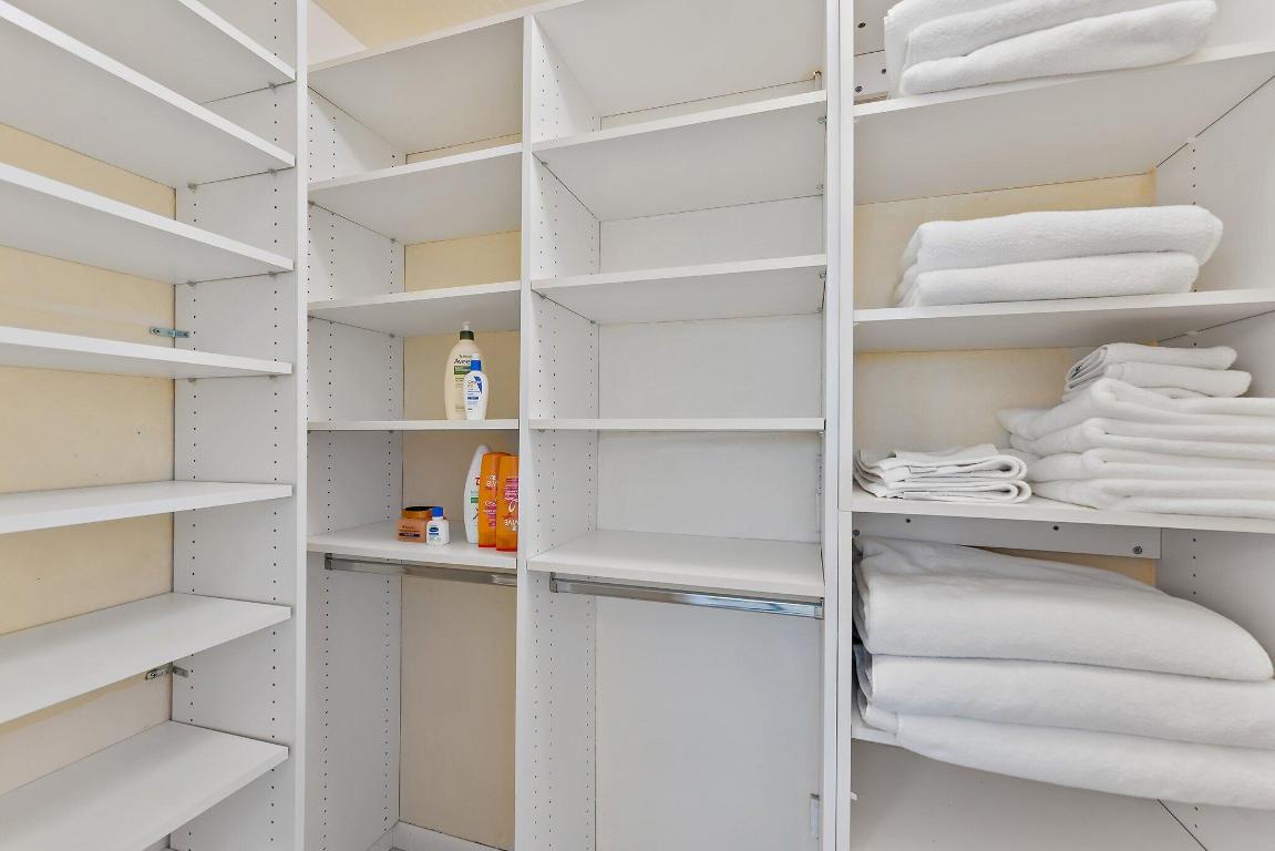 OCEAN WALK PLACE PH II - Residential Lease