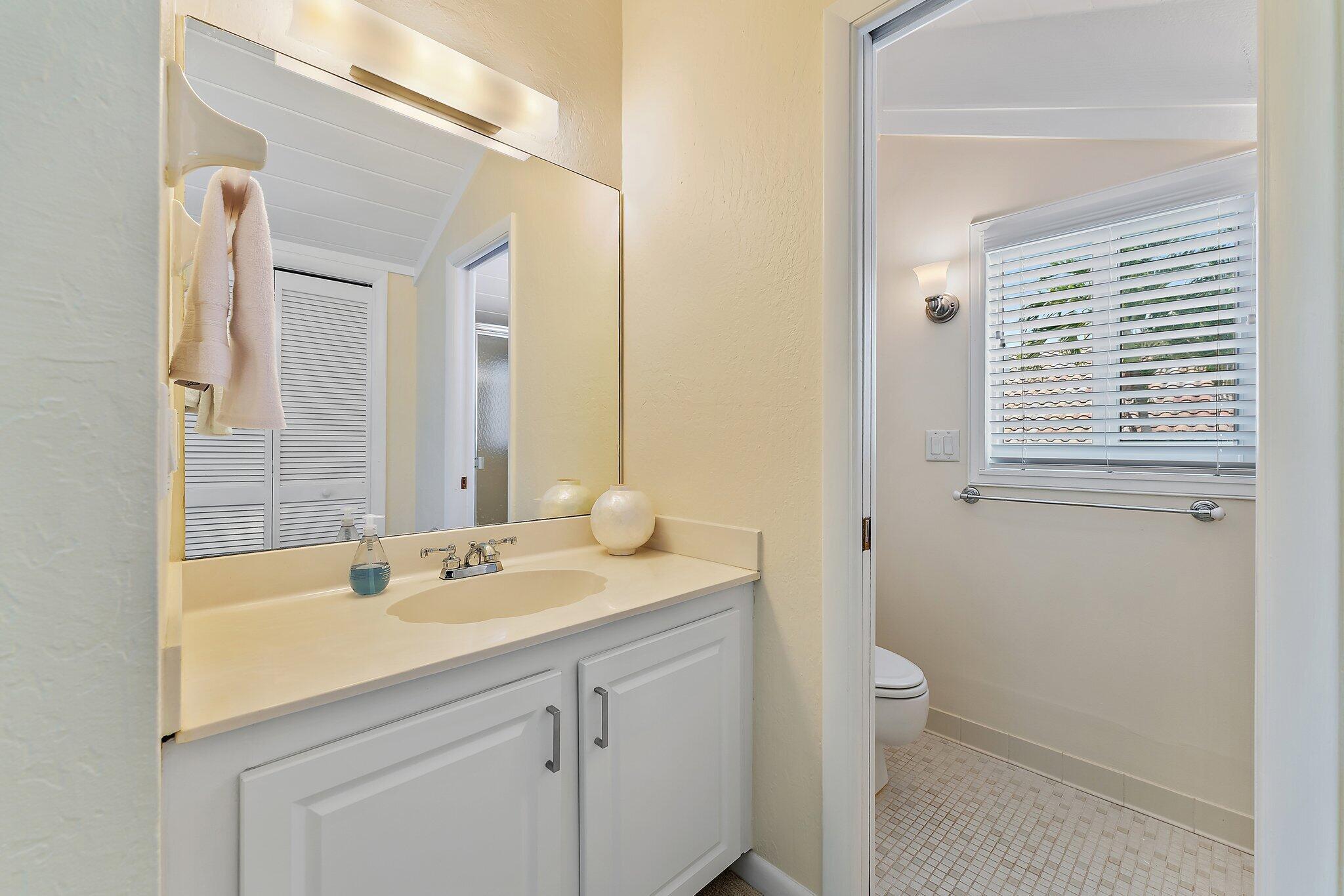 OCEAN WALK PLACE PH II - Residential Lease