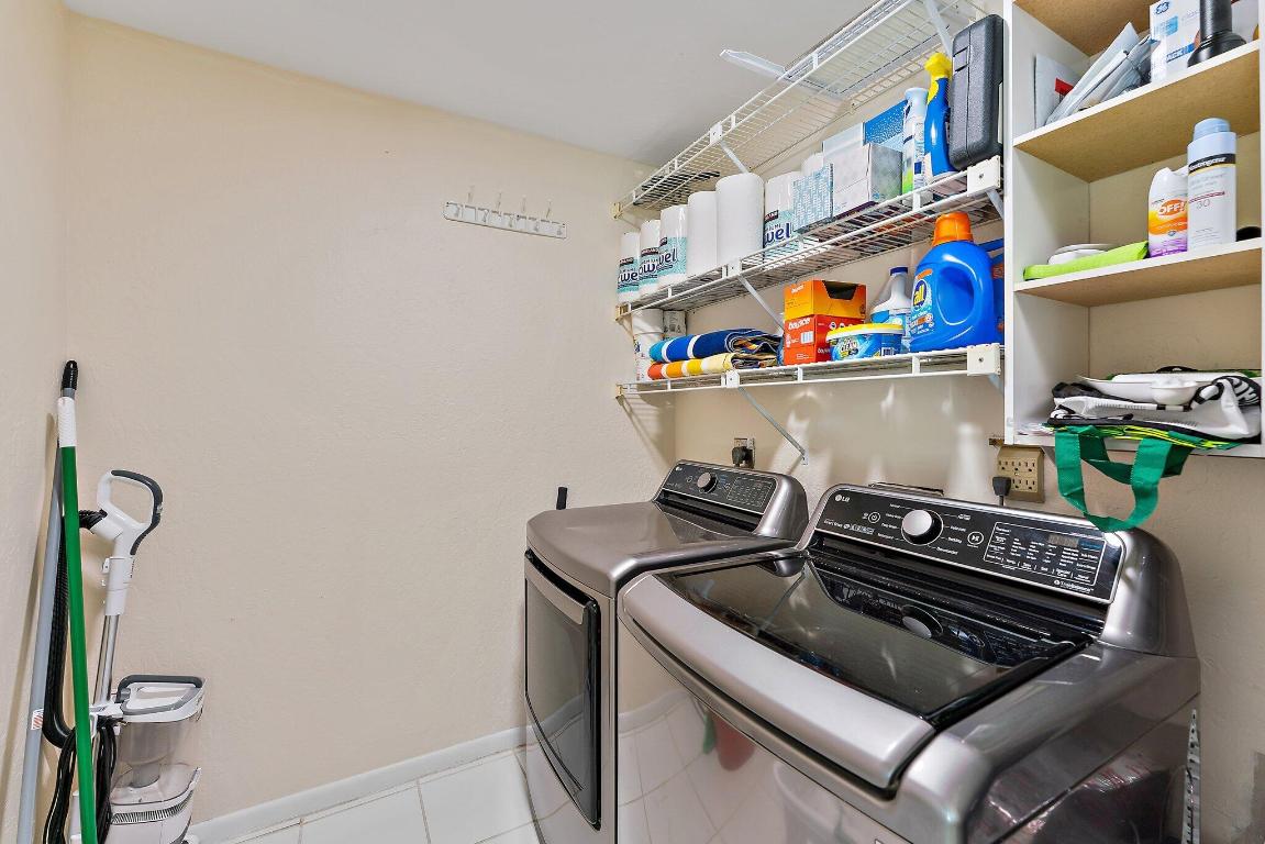 OCEAN WALK PLACE PH II - Residential Lease