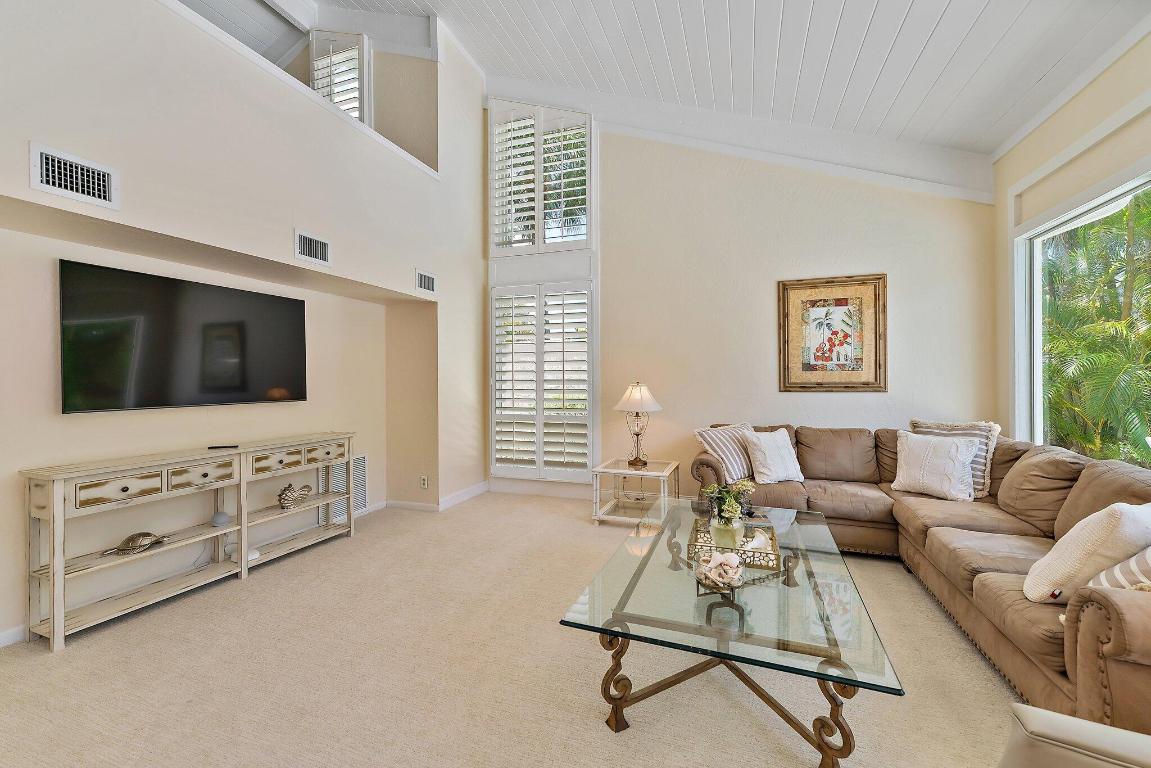 OCEAN WALK PLACE PH II - Residential Lease