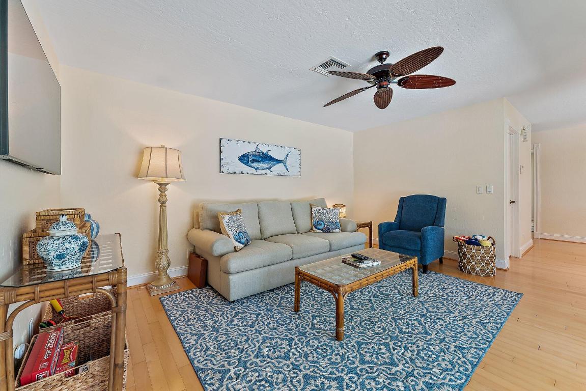 OCEAN WALK PLACE PH II - Residential Lease