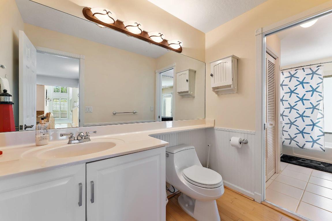 OCEAN WALK PLACE PH II - Residential Lease