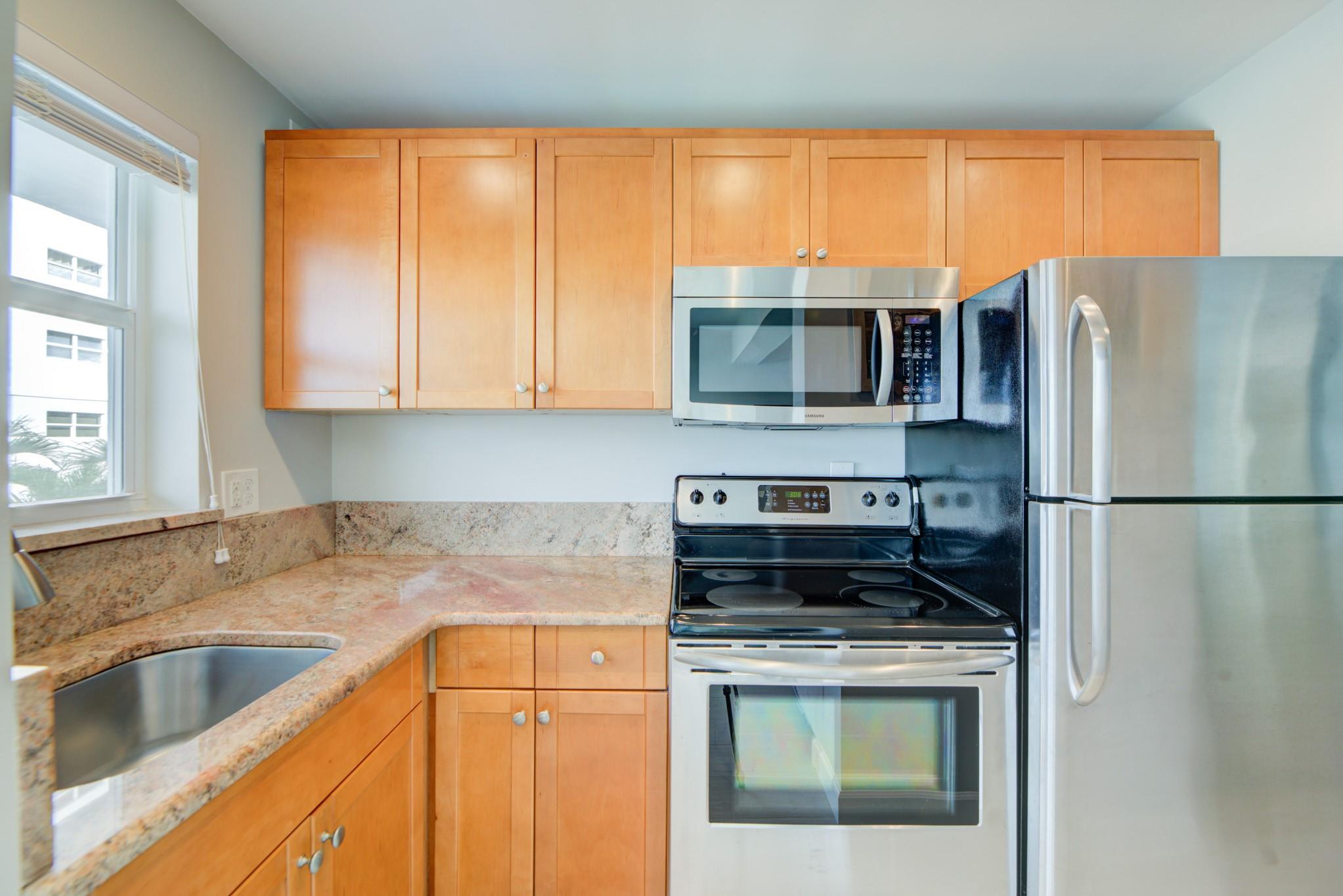 Harbor House East - Residential