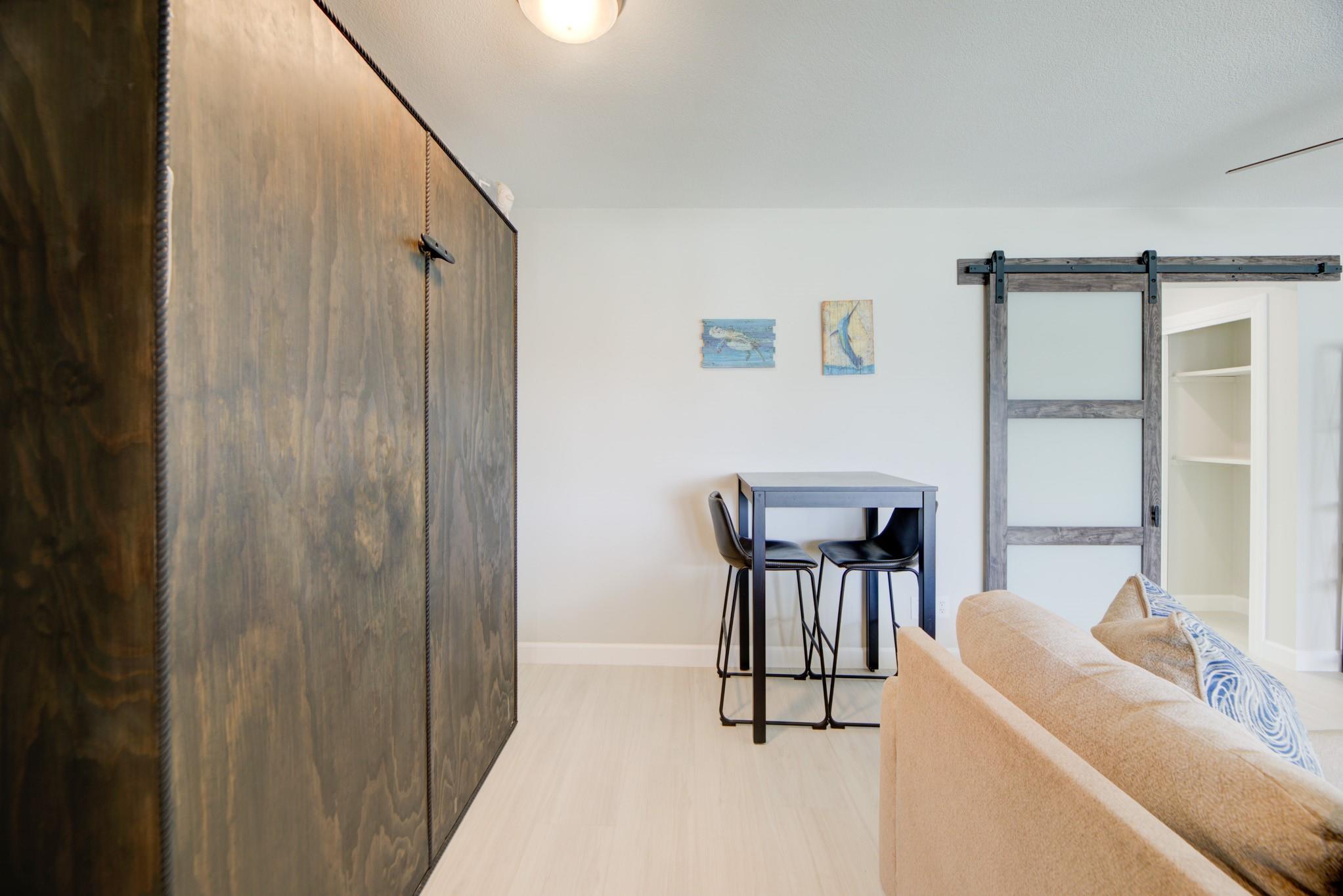 Harbor House East - Residential