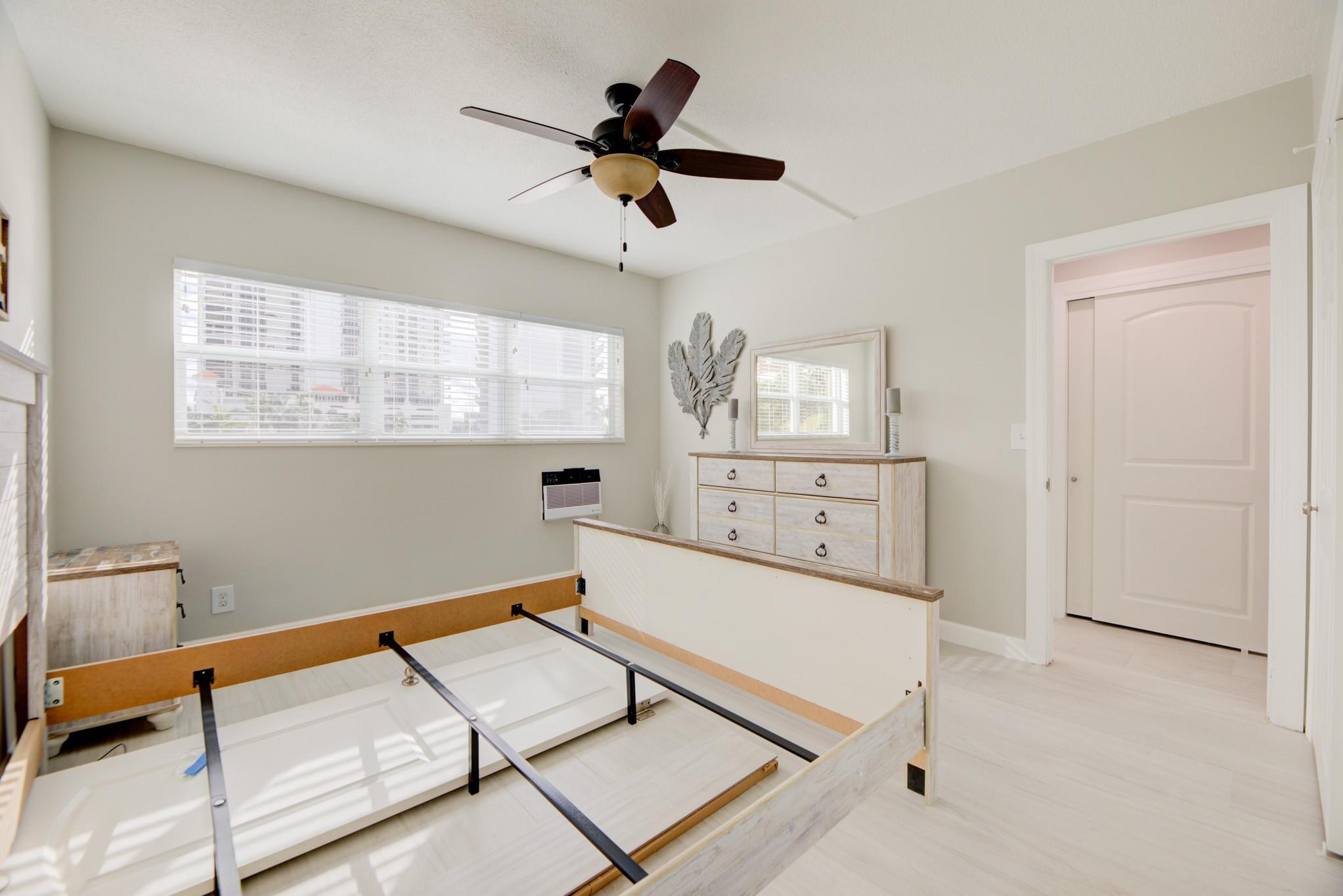 Harbor House East - Residential