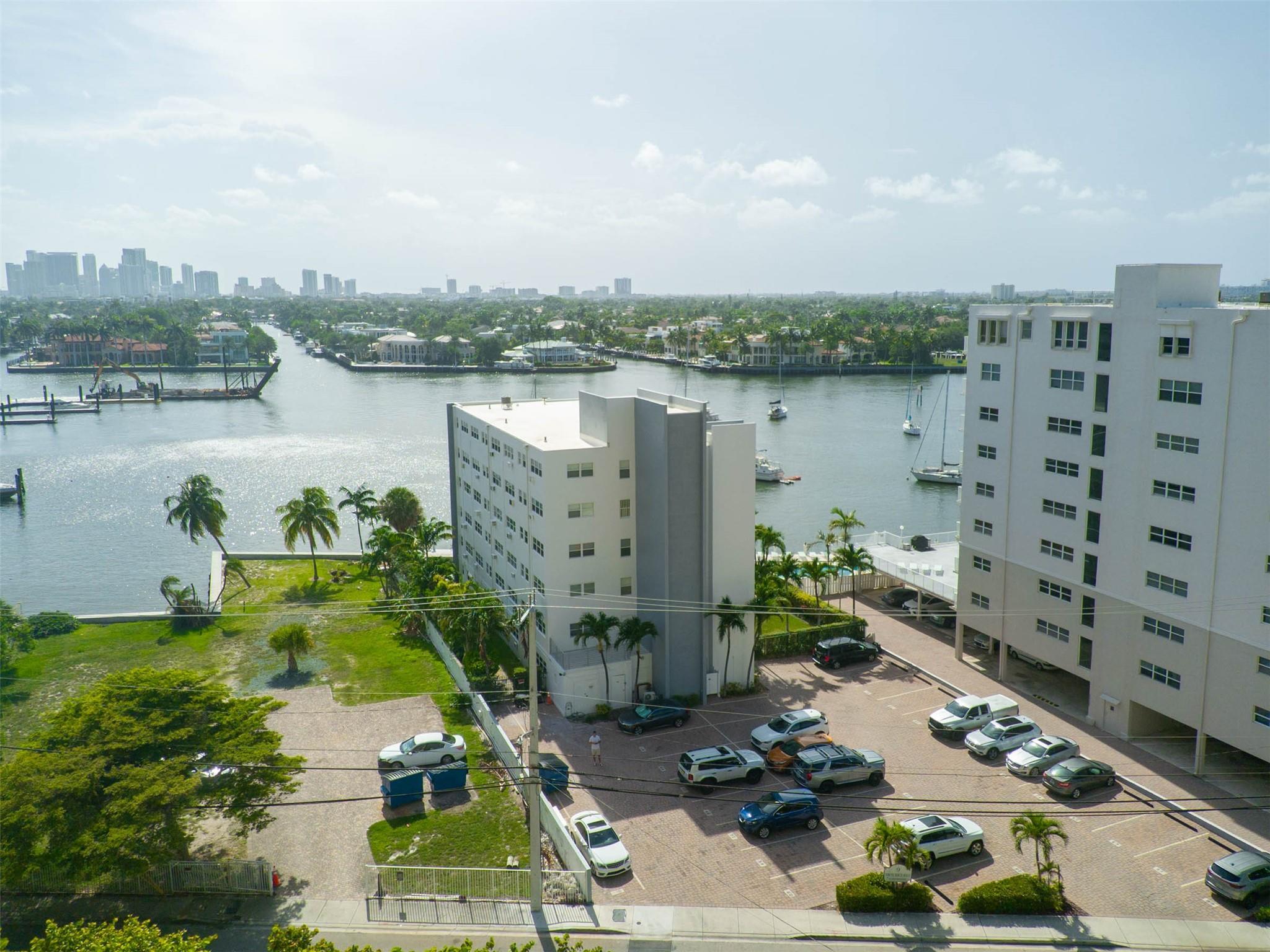 Harbor House East - Residential