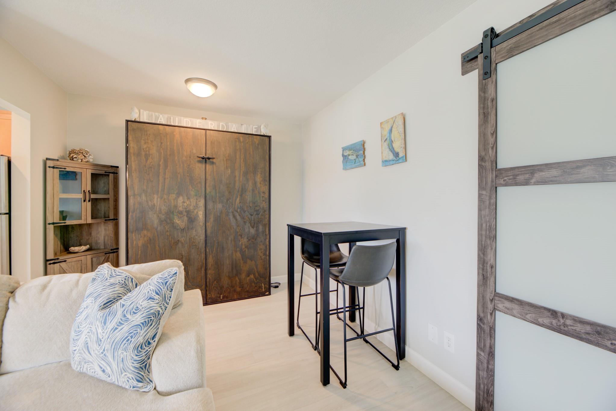 Harbor House East - Residential