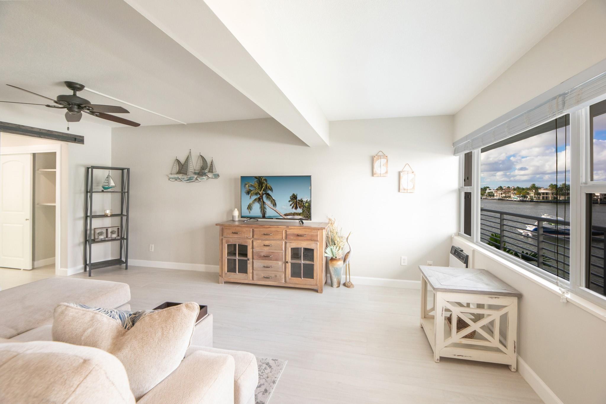 Harbor House East - Residential