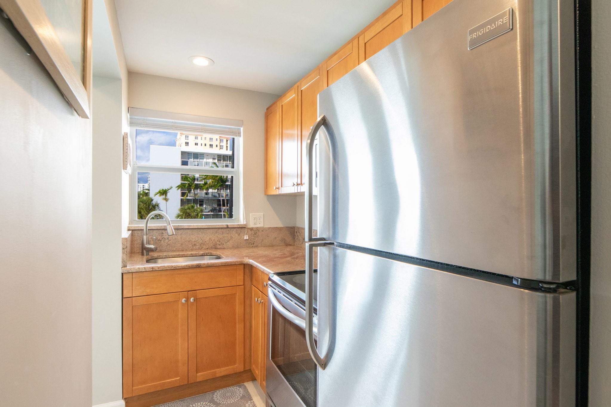 Harbor House East - Residential