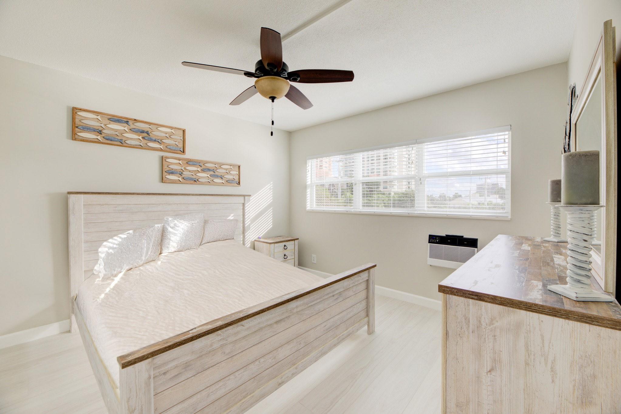 Harbor House East - Residential