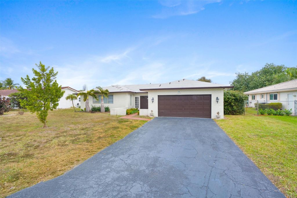 Photo of 4221 NW 107th Avenue, Coral Springs, FL 33065 (MLS # F10550899)