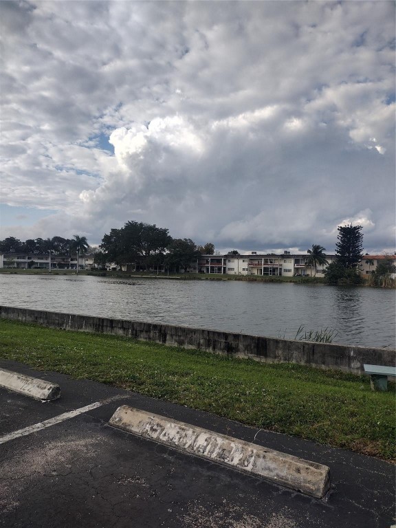 LAKESIDE MANOR SOUTH - Residential