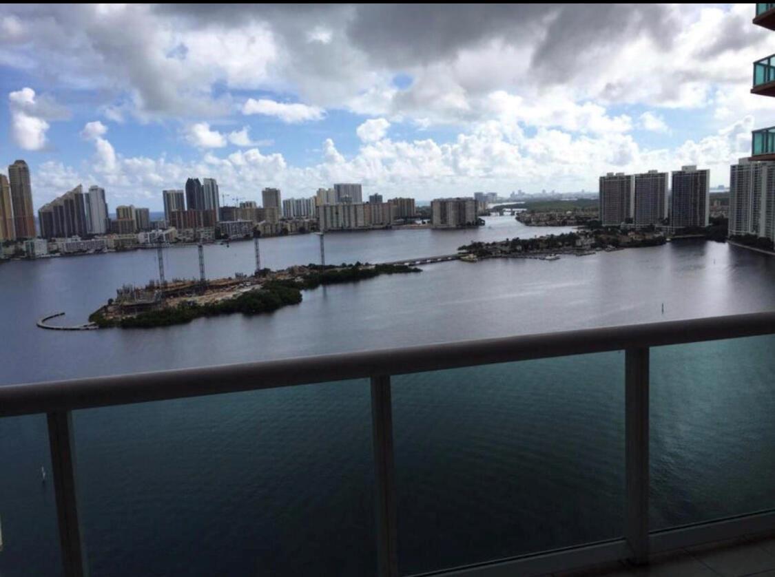 100 HIDDEN BAY - Residential Lease