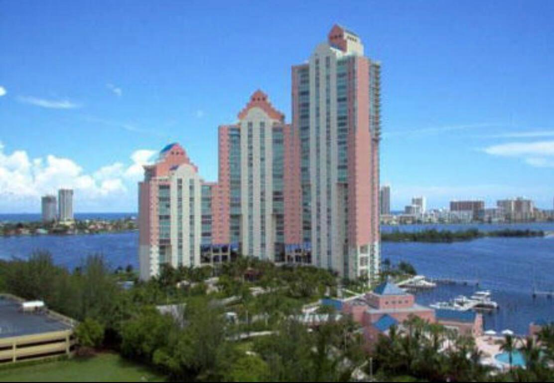 100 HIDDEN BAY - Residential Lease