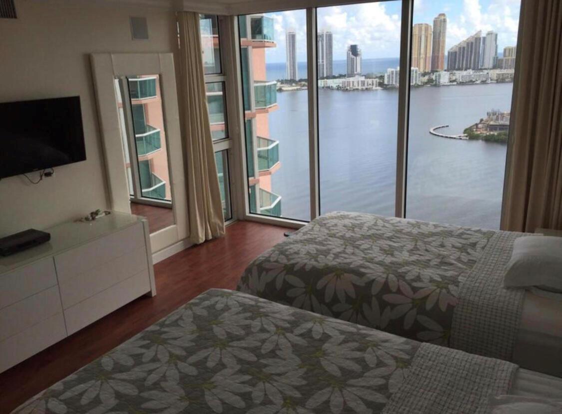 100 HIDDEN BAY - Residential Lease