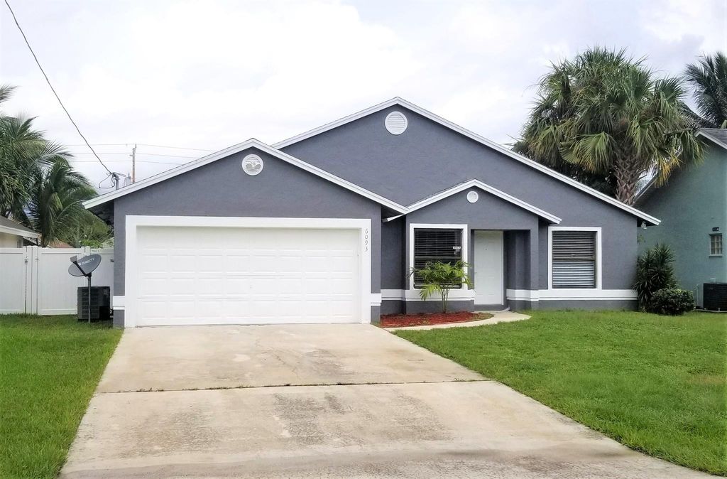 Photo of 6093 Robinson Street, Jupiter, FL 33458 (MLS # R11111020)