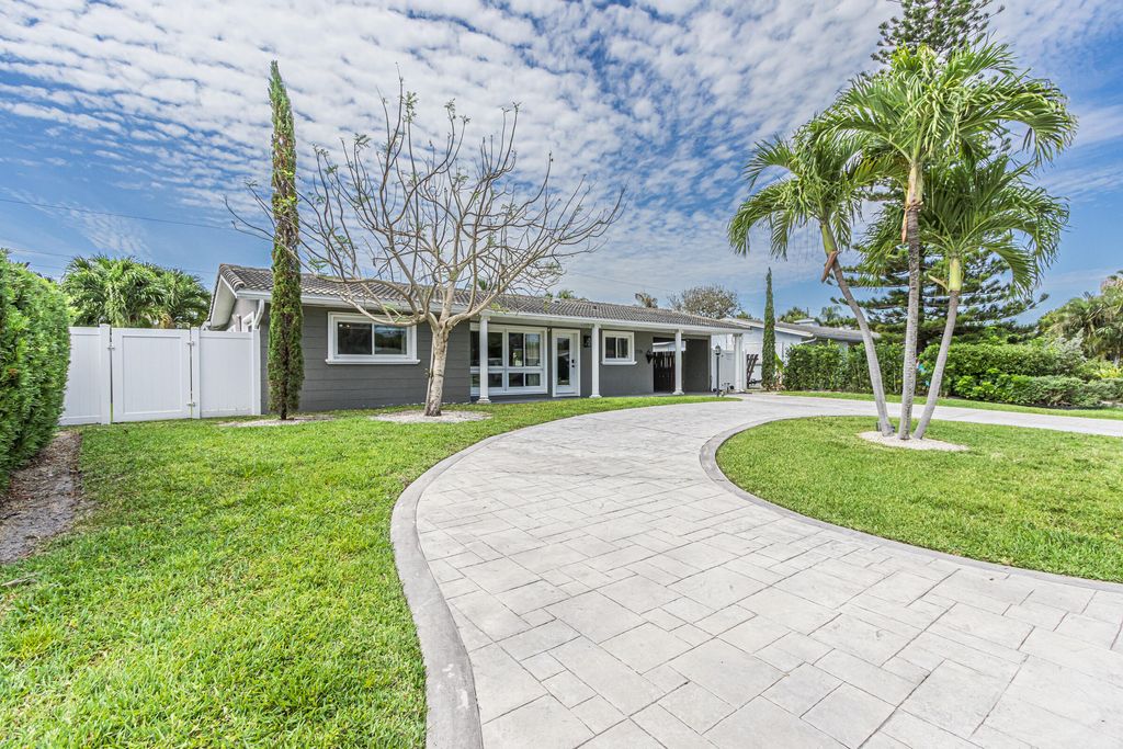 Photo of 2770 NE 53rd Street, Lighthouse Point, FL 33064 (MLS # B26024025)