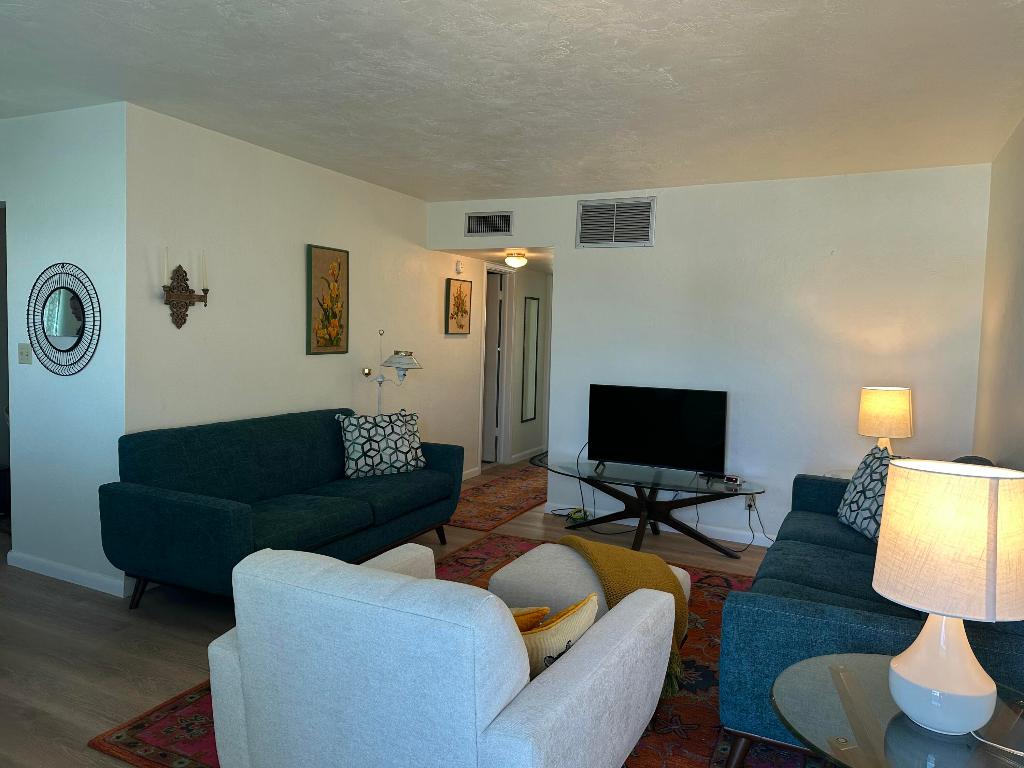 Lakeside Point - Residential