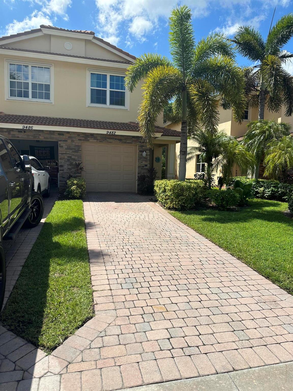 Gorgeous 3 bedroom, 2 bath home located in the highly desirable are of Martin County. This kitchen has plenty of cabinets and granite countertops. Updates throughout this home including some updated flooring.This association has a beautiful pool as well. All applicants over 18 to complete a rentspree application. Once approved applicant will need to complete the lease application for the association. Please see application and cost in documents as well the association documents.