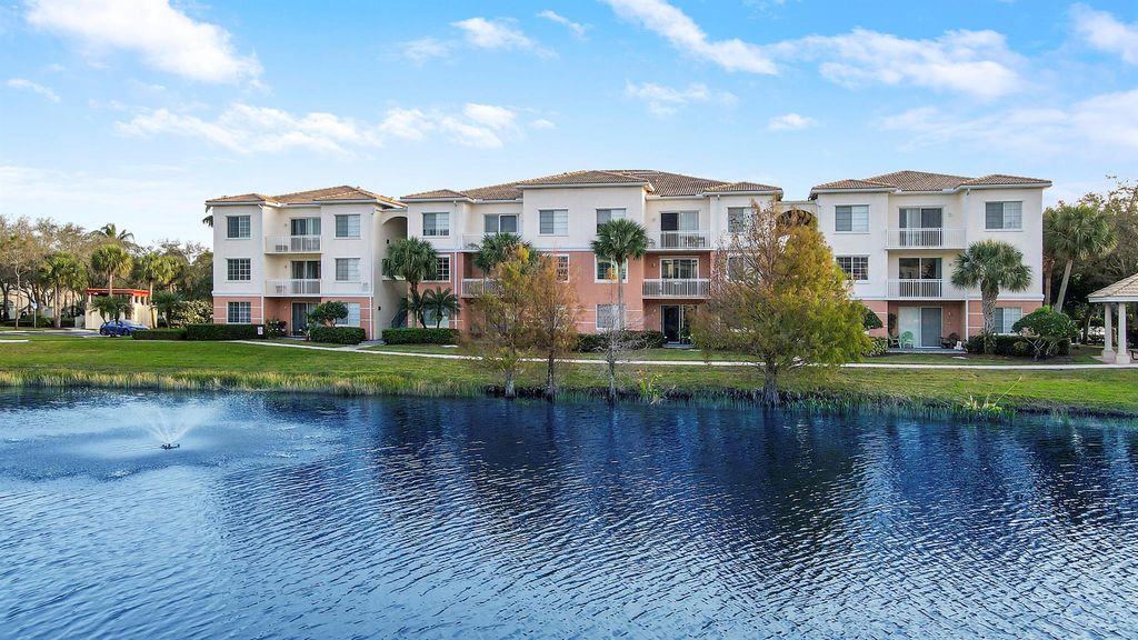 Photo of 10103 Myrtlewood Circle W, Palm Beach Gardens, FL 33418 (MLS # R10950463)