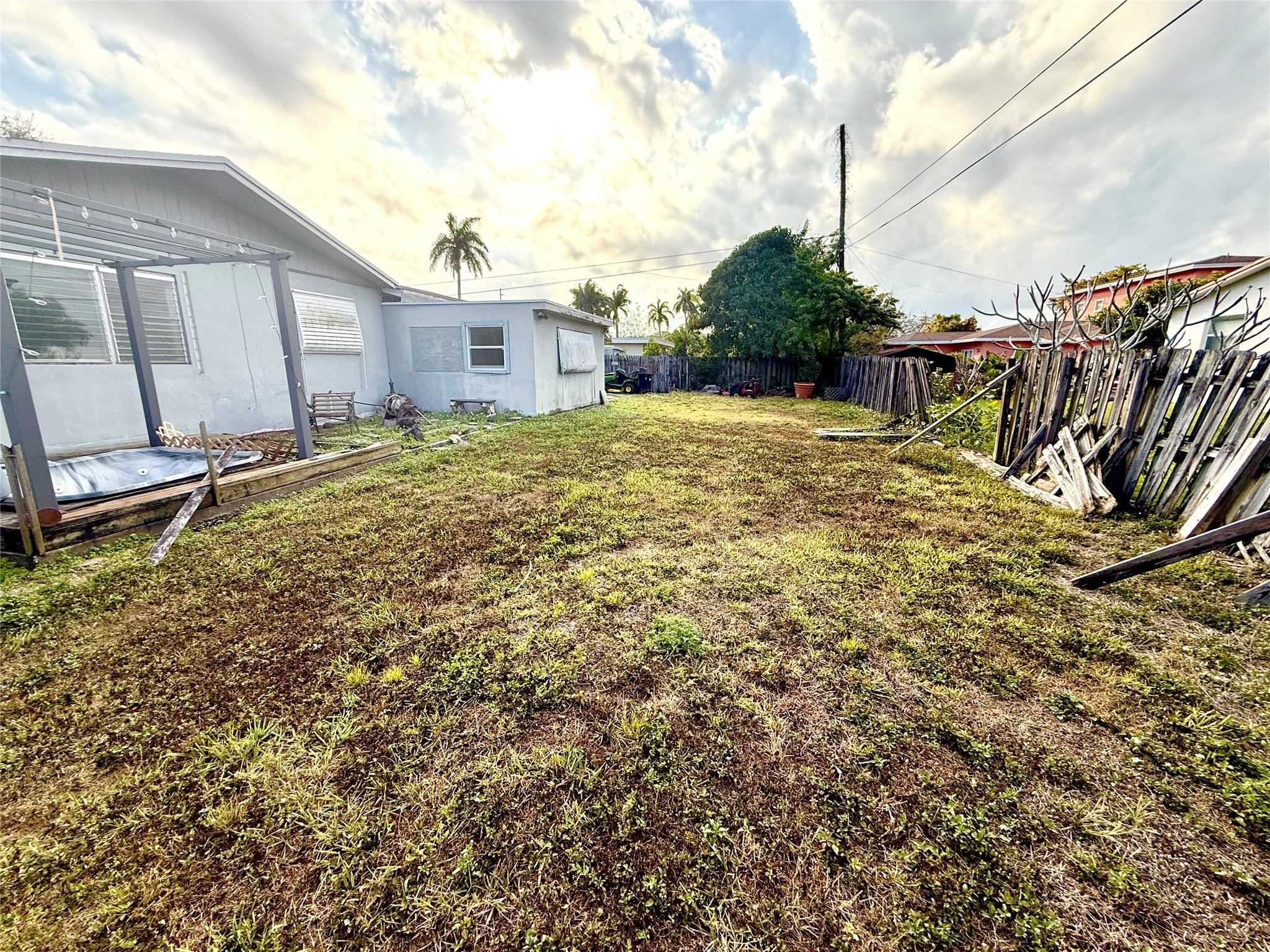 PLANTATION GARDENS 4TH SE - Residential