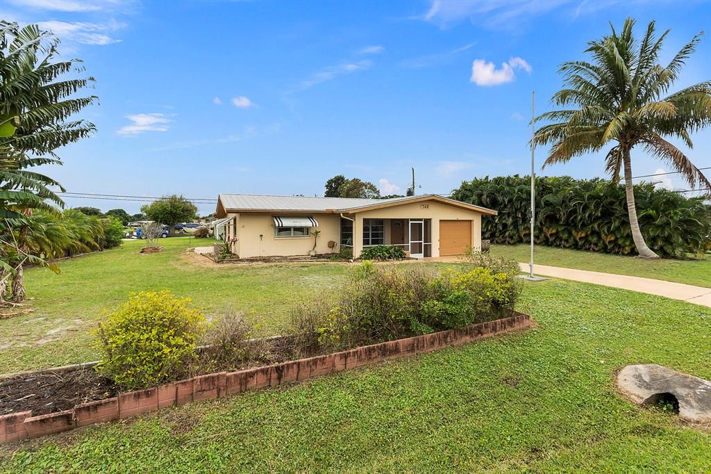 Photo of 748 Oak Street St, Port St Lucie, FL 34952 (MLS # R10773414)