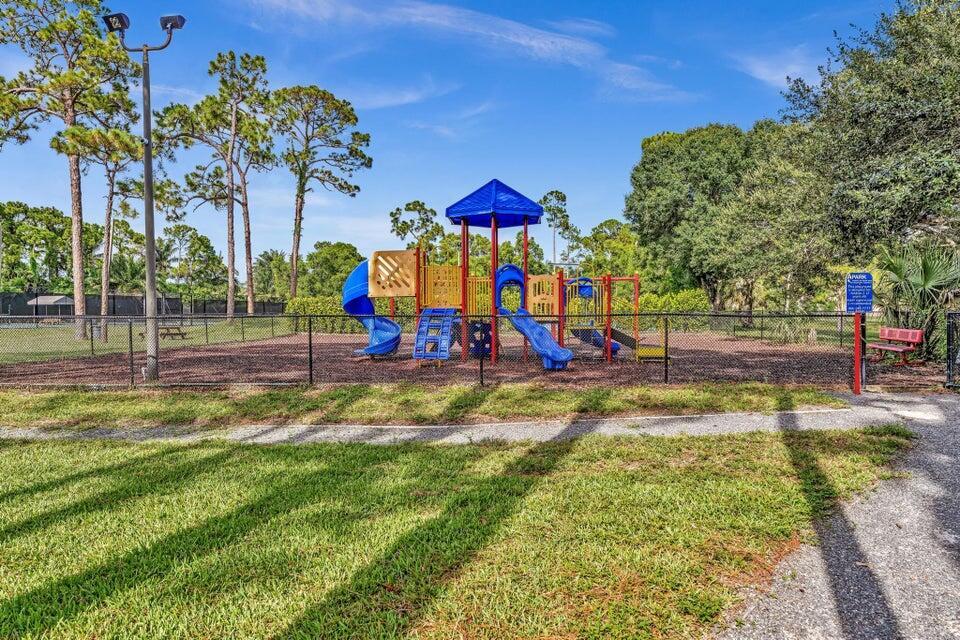 LAKES OF SHERBROOKE - Residential