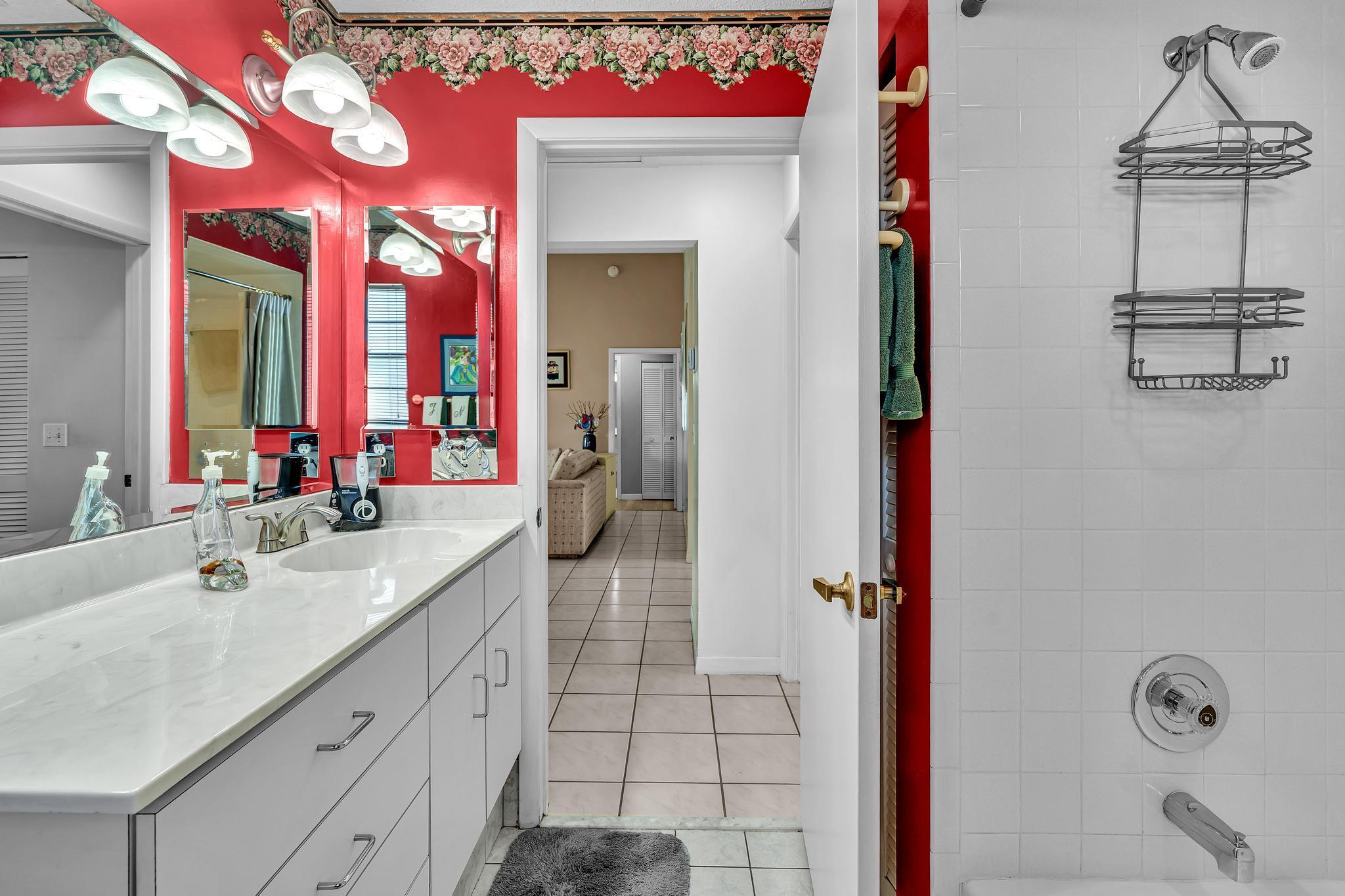 LAKES OF SHERBROOKE - Residential