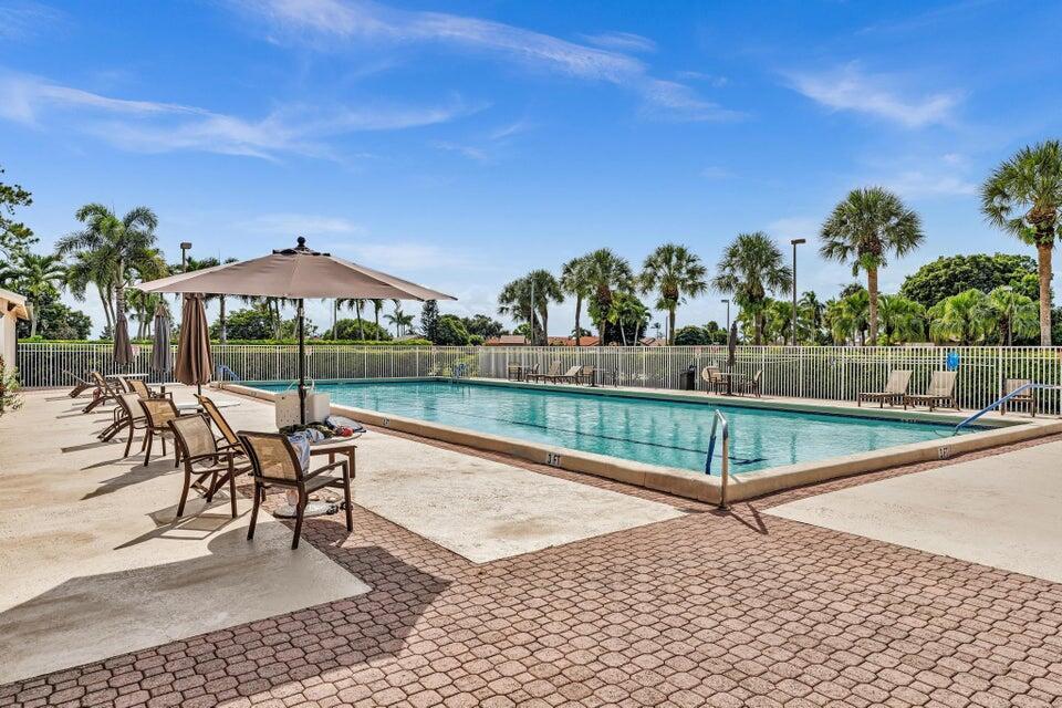 LAKES OF SHERBROOKE - Residential