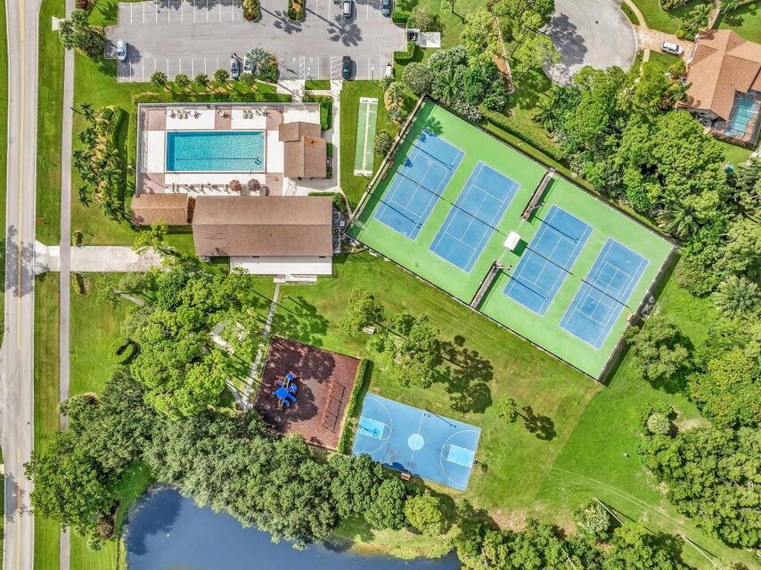 LAKES OF SHERBROOKE - Residential