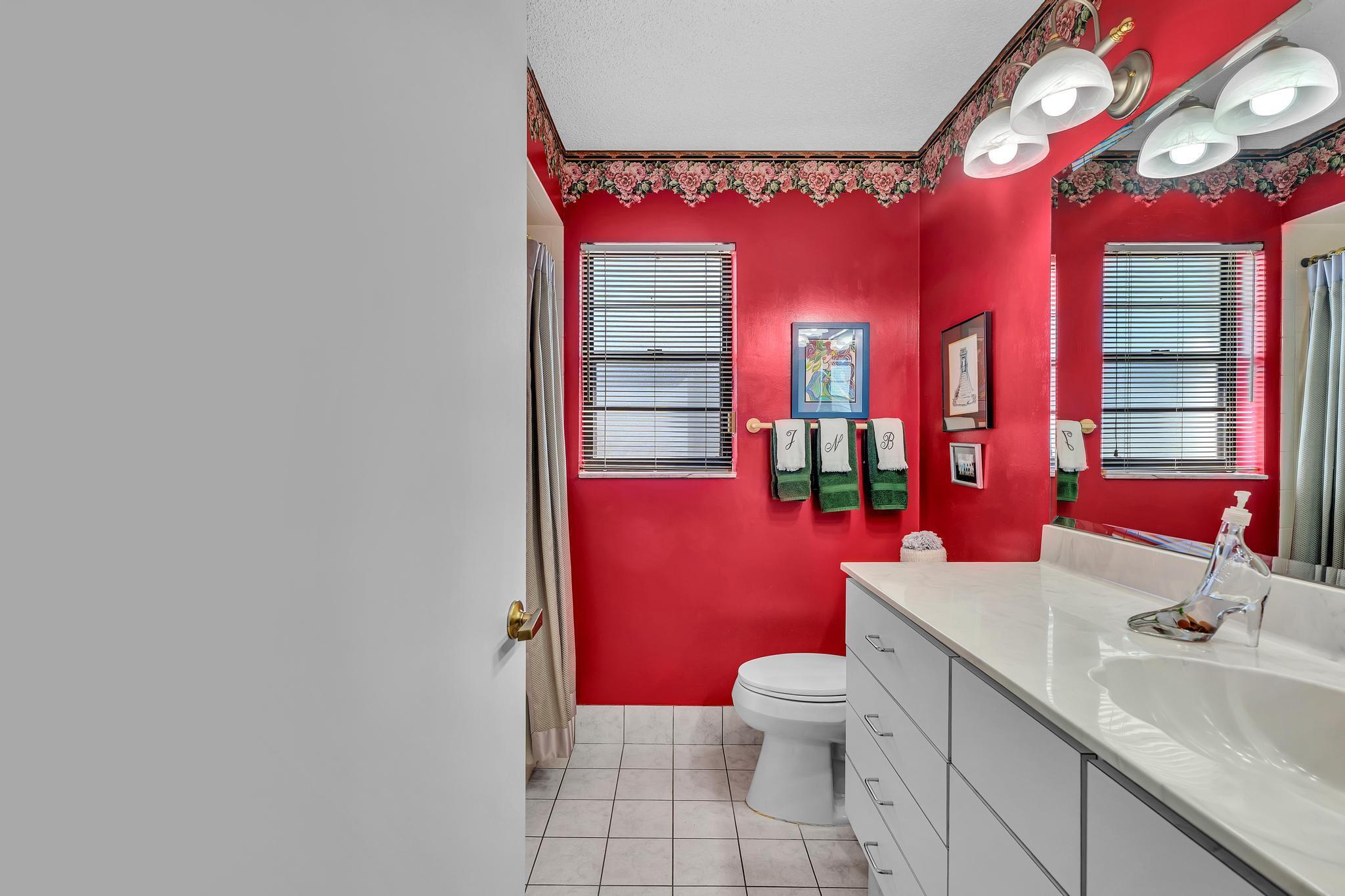 LAKES OF SHERBROOKE - Residential