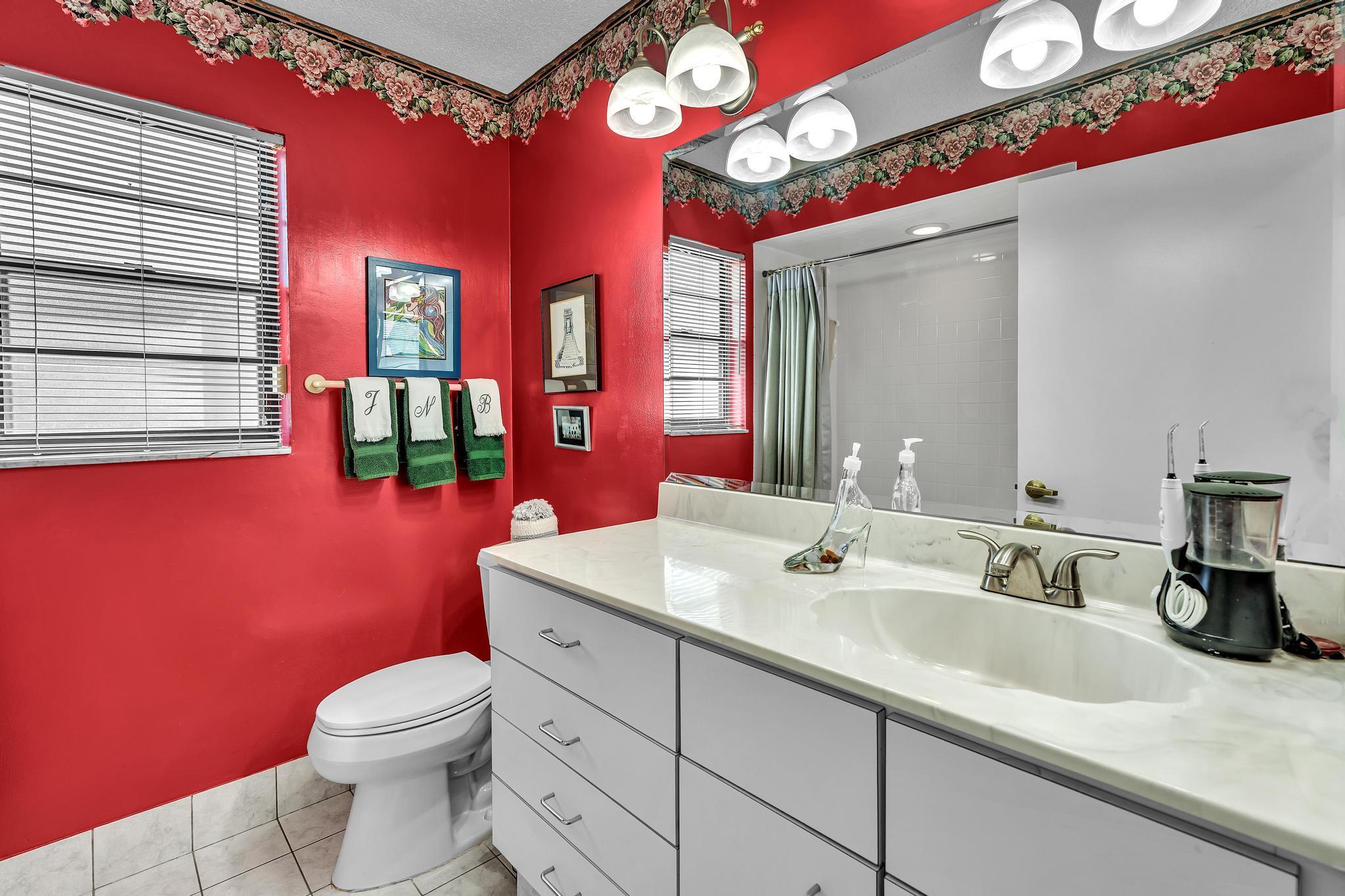 LAKES OF SHERBROOKE - Residential