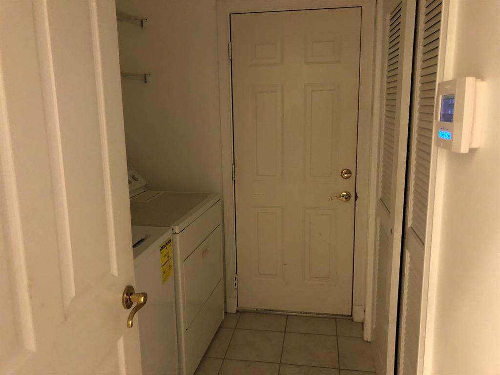 PALM CITY - Residential Lease