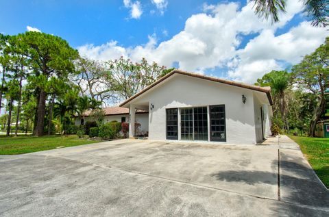 A home in Loxahatchee