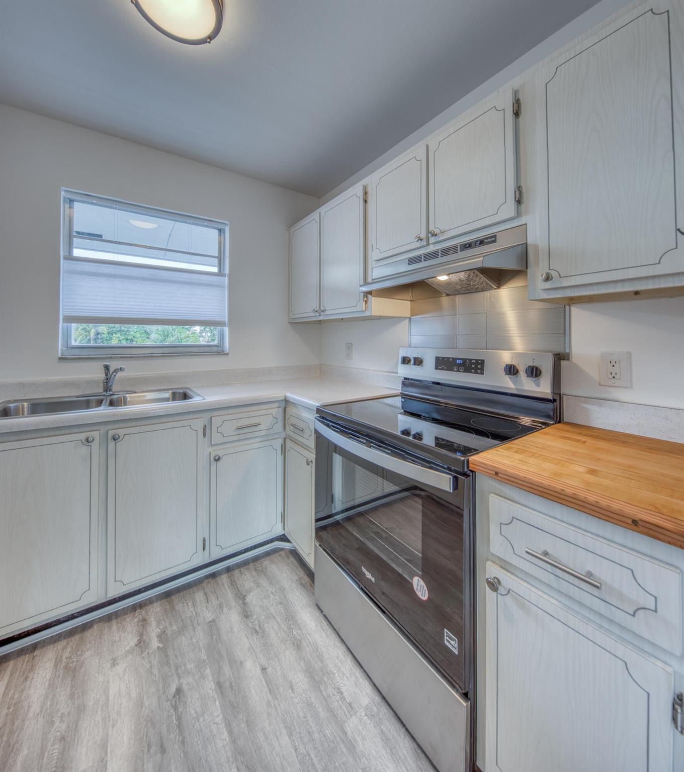 FOUR PALMS APTS CONDO - Residential