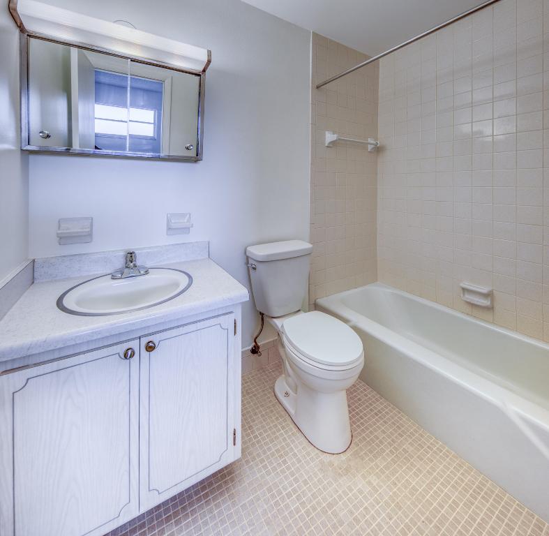 FOUR PALMS APTS CONDO - Residential