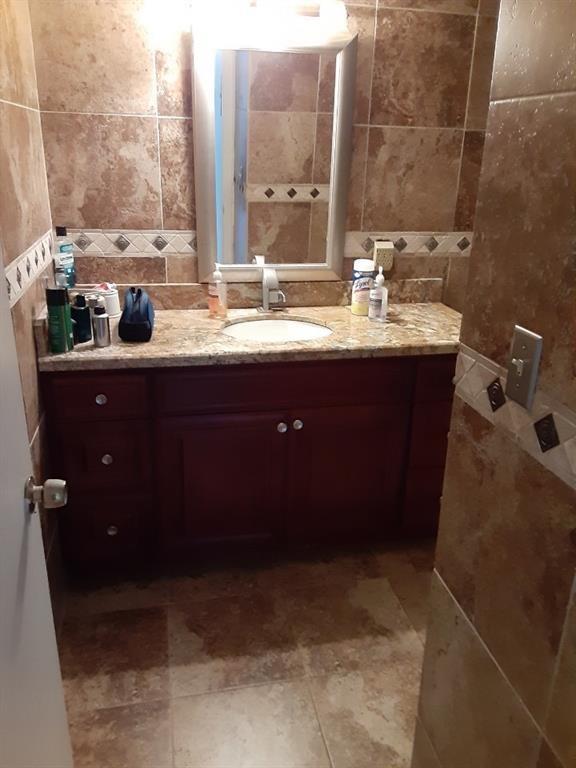 CORNELL CONDO - Residential