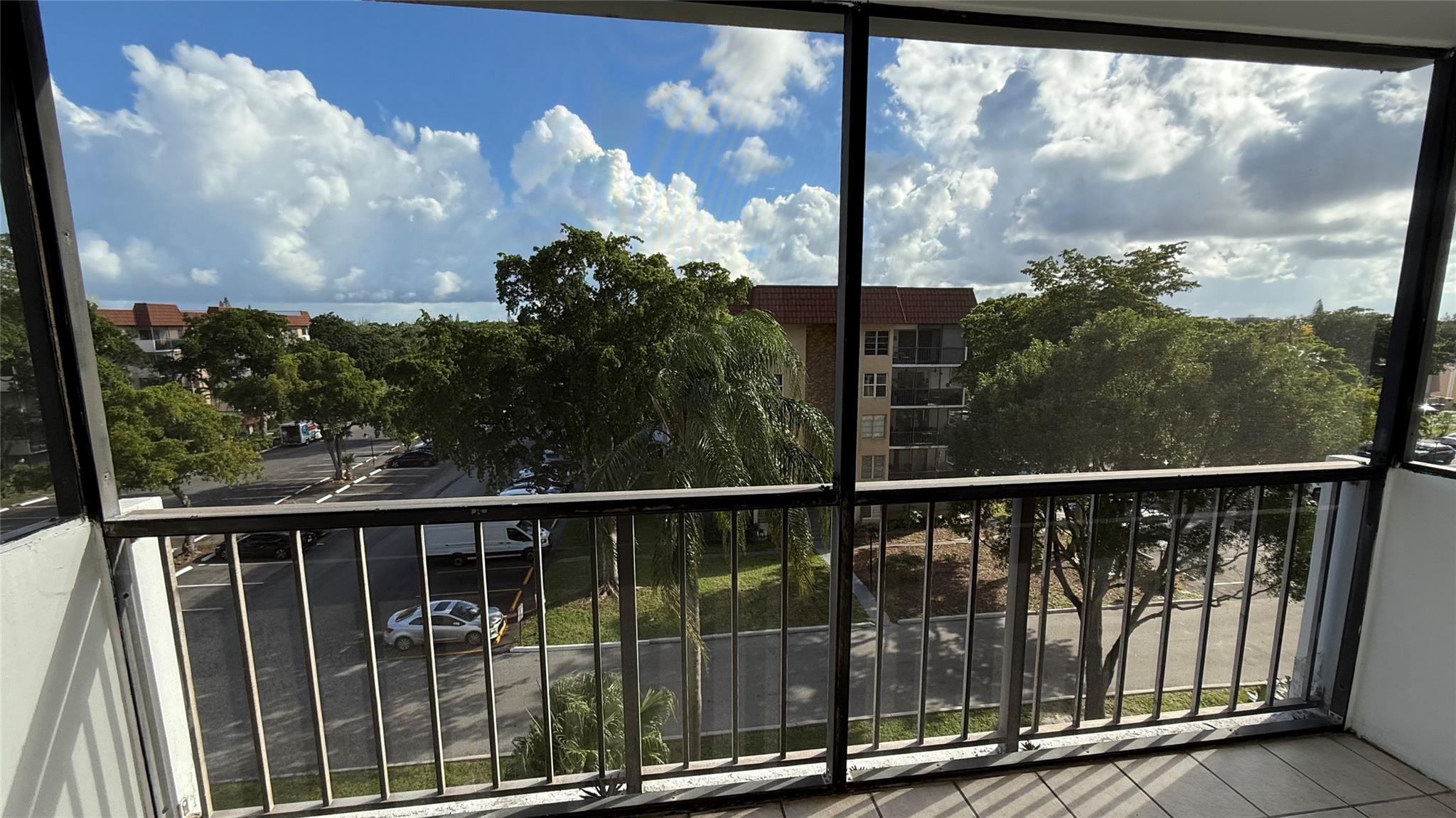 The Manors Of Inverrary X - Residential Lease