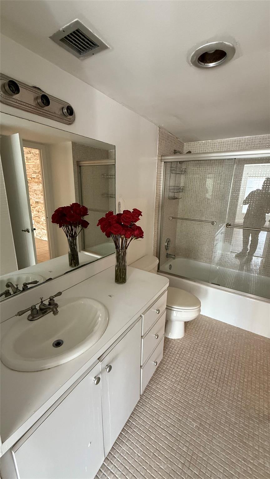 The Manors Of Inverrary X - Residential Lease