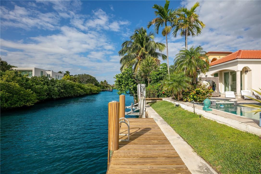 POINT MANALAPAN 1 - Residential