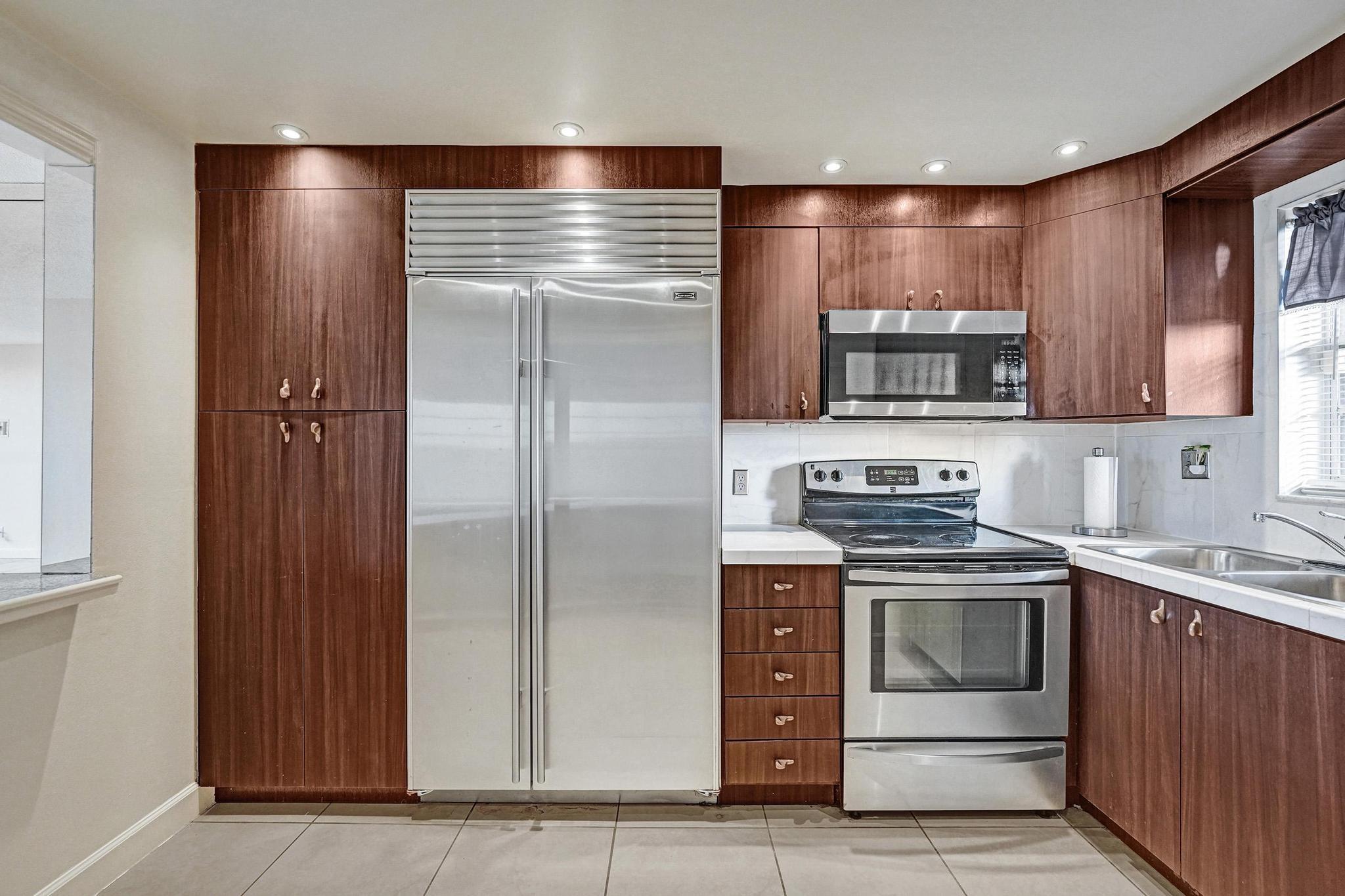 3001 W Rolling Hills Circle 505