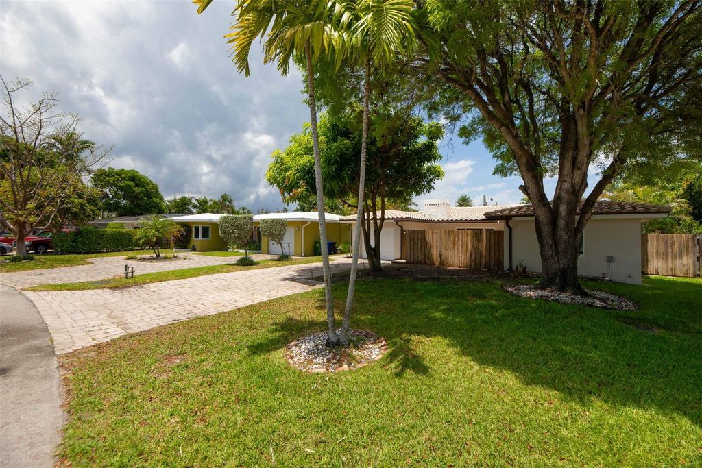 Photo of 1623 NE 20th Street, Fort Lauderdale, FL 33305 (MLS # F10502390)