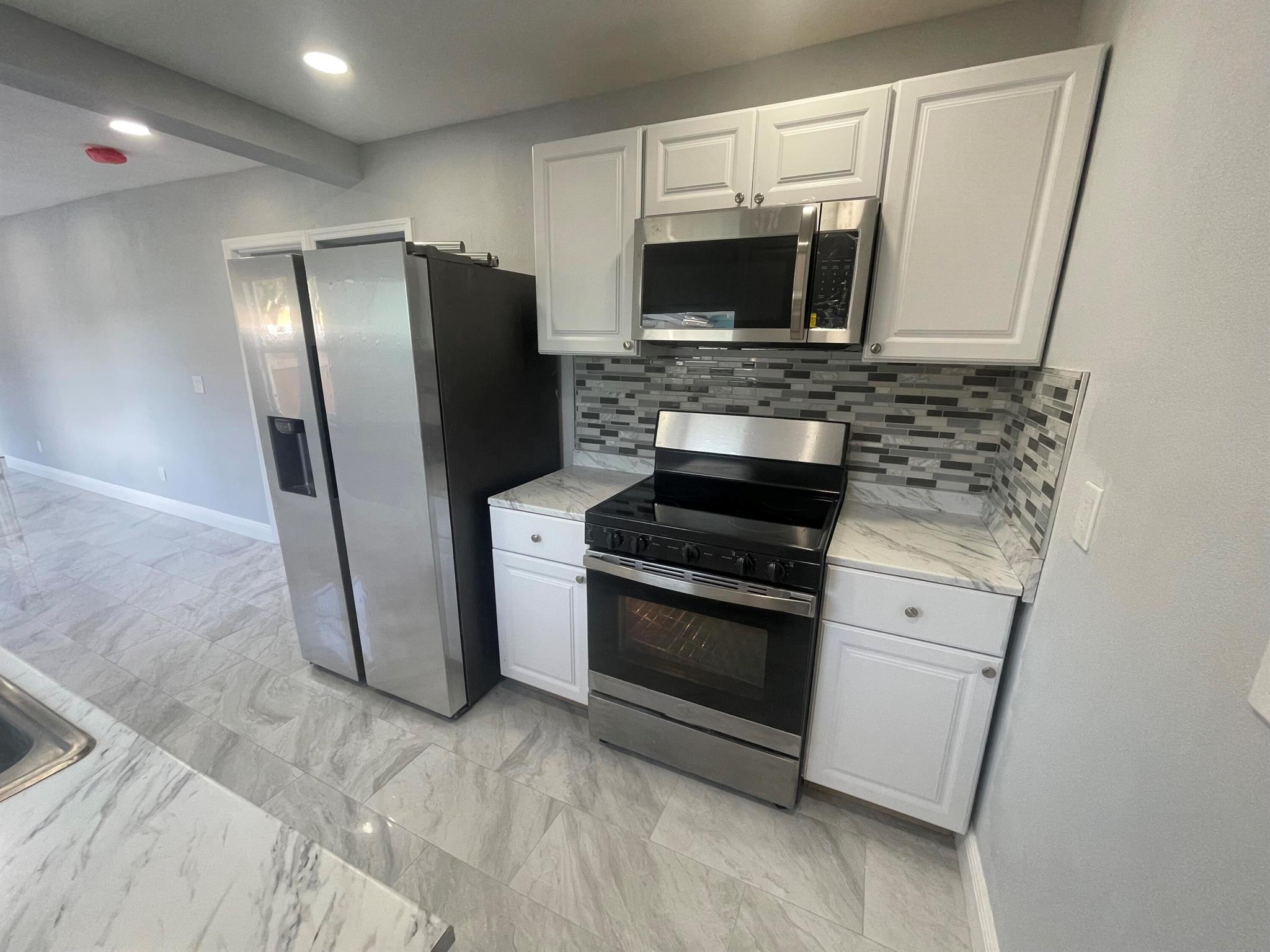 LINCOLN PARK NO 2 - Residential Lease